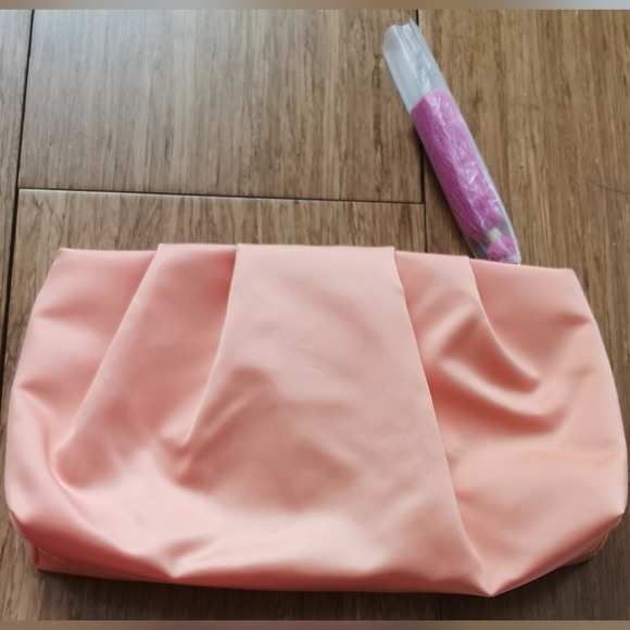 2 for $30 Estée Lauder makeup gift set - Picture 3 of 3